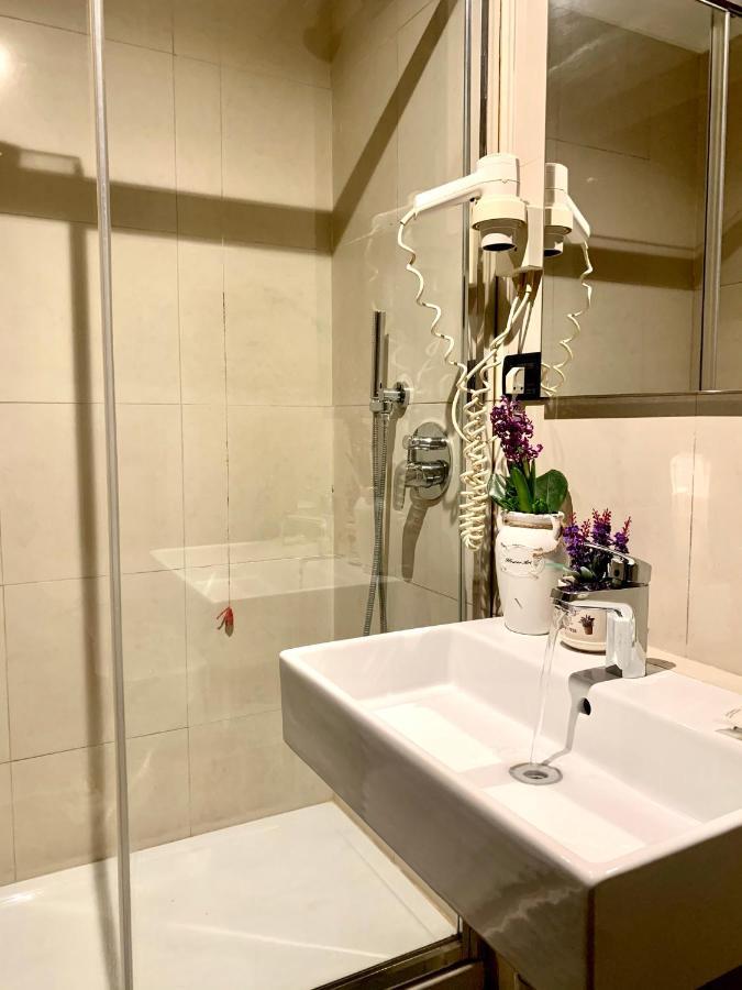 Hotel Astrid Milaan Buitenkant foto